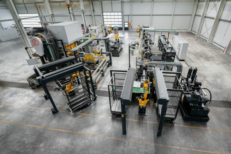Vollautomatische Fertigungslinie für Blechteile